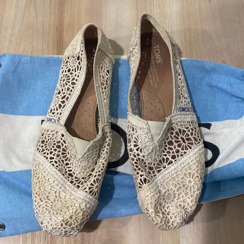 TOMs slip on shoe